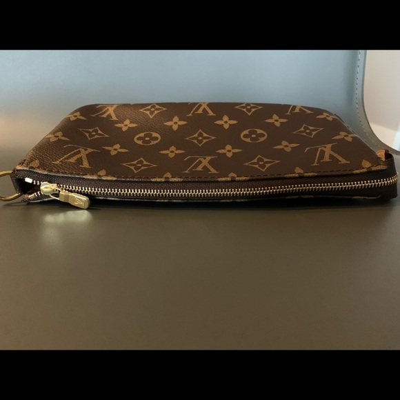 SOLD Louis Vuitton Pochette Accessories Monogram Canvas - Picture 7 of 15